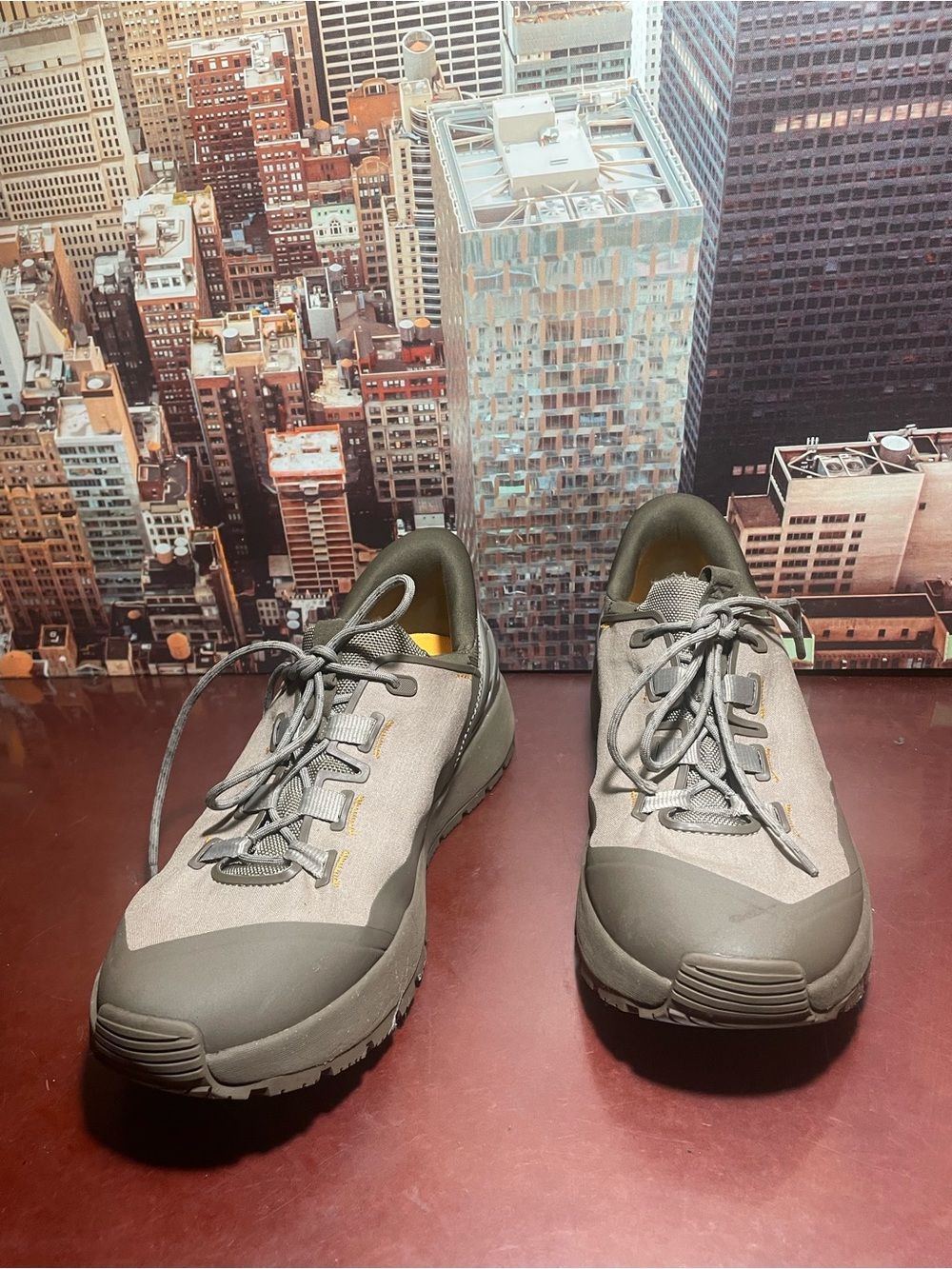 Kizik Wasatch hands-free Hiking Sneakers Men’s Size 11 .5 Women’s 13